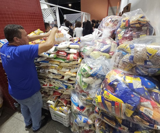 Alimentos que foram entregues no show do Capital Inicial