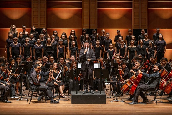 Orquestra Jovem de Sergipe no palco