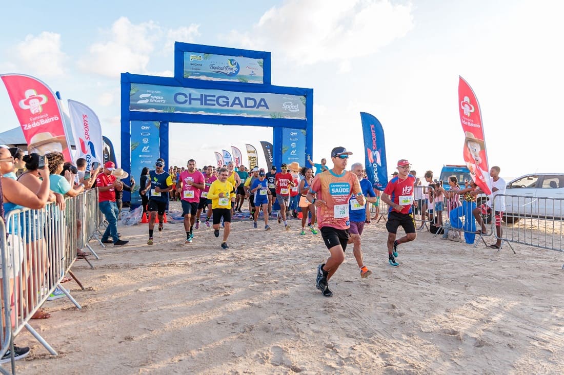 Largada da corrida Aracaju Tropical Run 2025