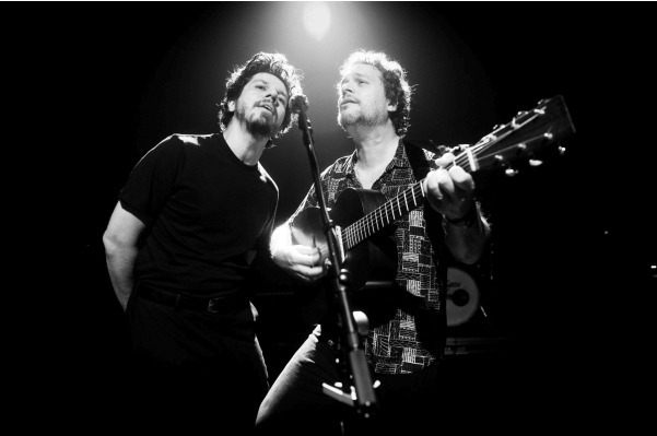 Hélio Flanders e Reginaldo Lincoln da banda Vanguart