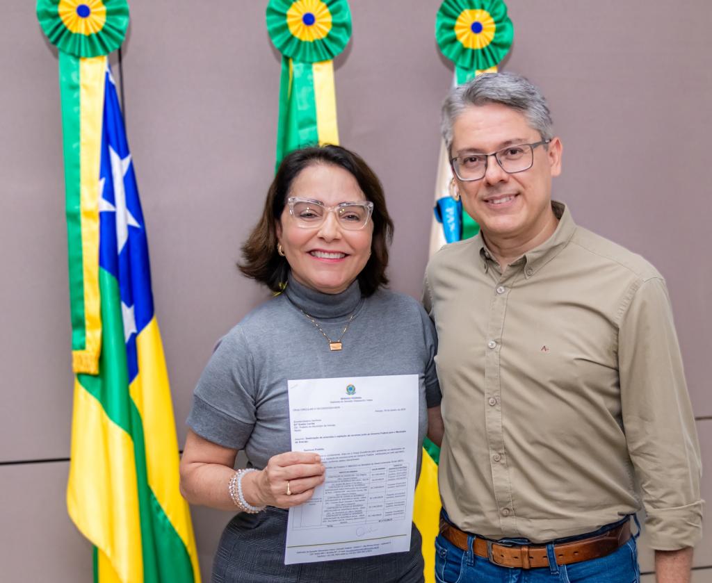 Emília Correa e Alessandro Vieira