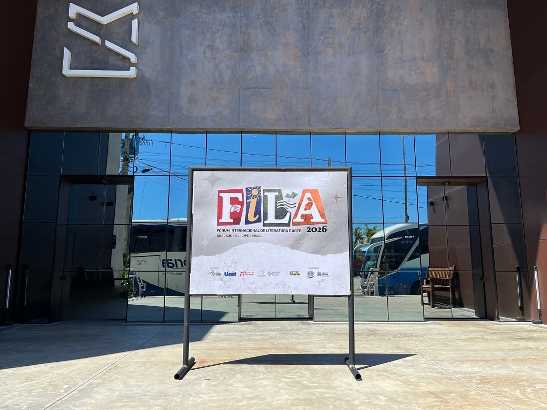 Placa do Fórum Internacional de Literatura e Arte