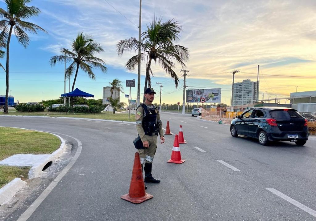 Guarda da SMTT na avenida da Orla de Atalaia em Aracaju