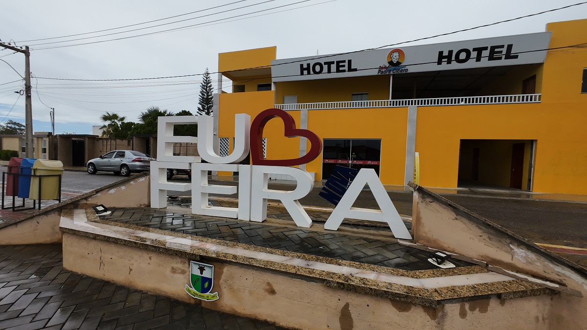 Feira Nova
