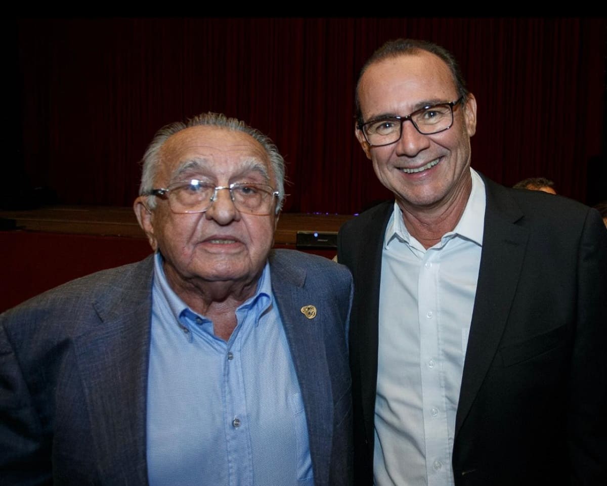 O empresário João Carlos Paes Mendonça com o vice-governador Zezinho Sobral 