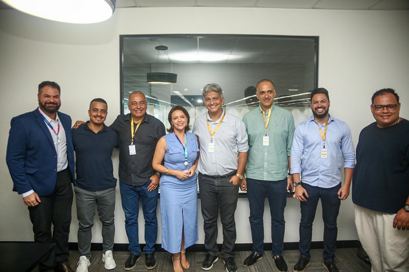 Prefeito de Socorro visita empresa Almaviva