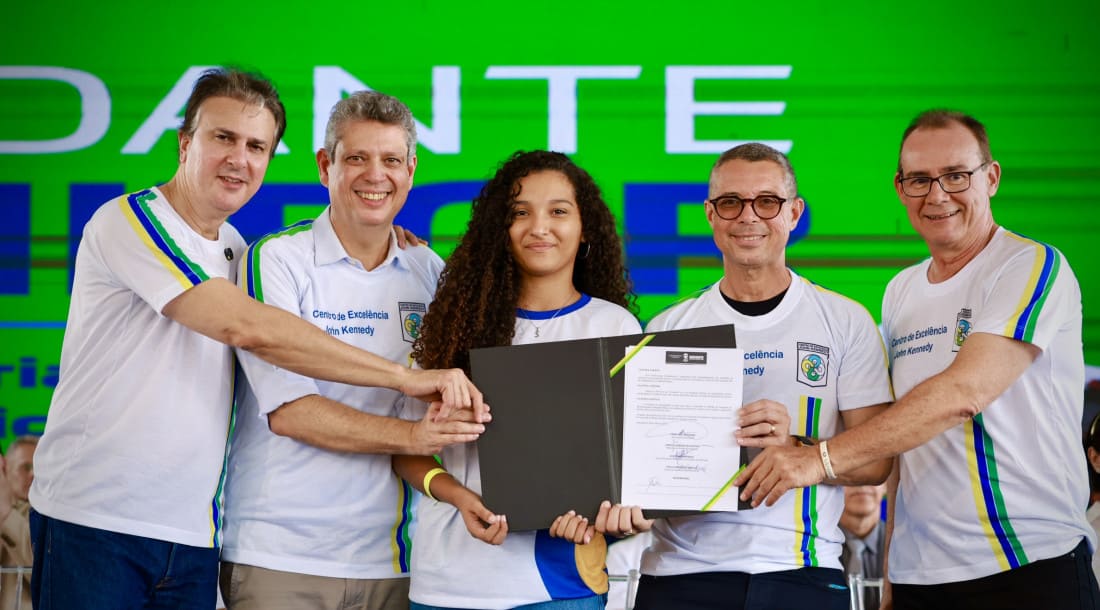 Solenidade-autorização da construção de 10 creches e duas escolas estaduais em Sergipe