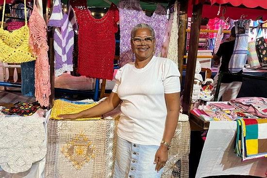 Artesã Josefa Lima na Rua de São João