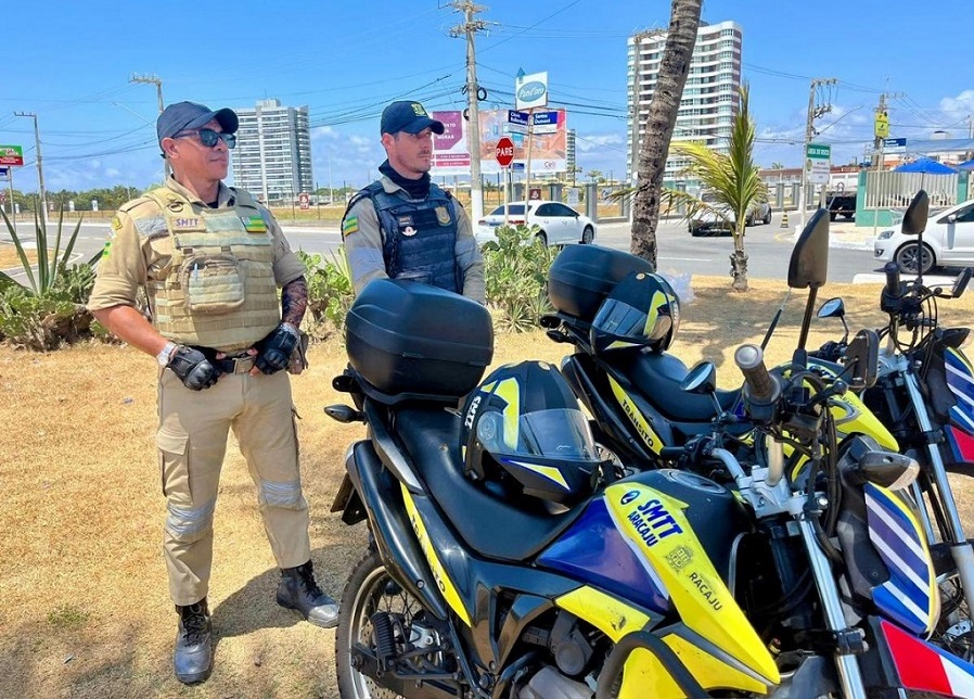 O bloqueio temporário no cruzamento da Avenida Santos Dumont com a Rua Durval Maynard em Aracaju será realizado para a retirada de uma estrutura metálica