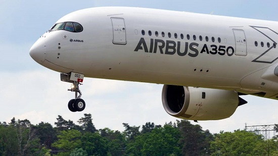 Avião da Airbus decolando