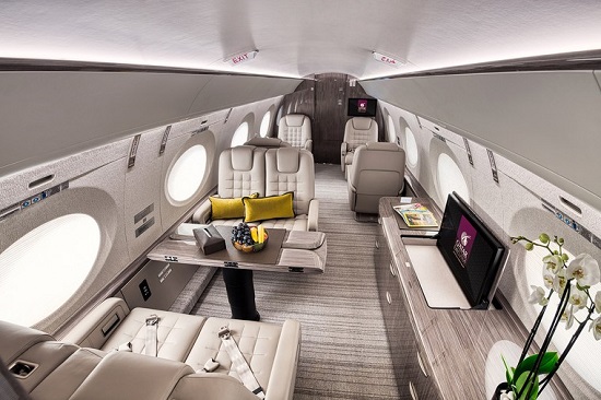 Interior da avião executivo gulfstream Qatar 