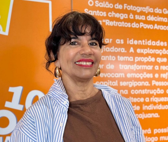 Jaci RosaCruz, coordenadora da Galeria de Arte Álvaro Santos