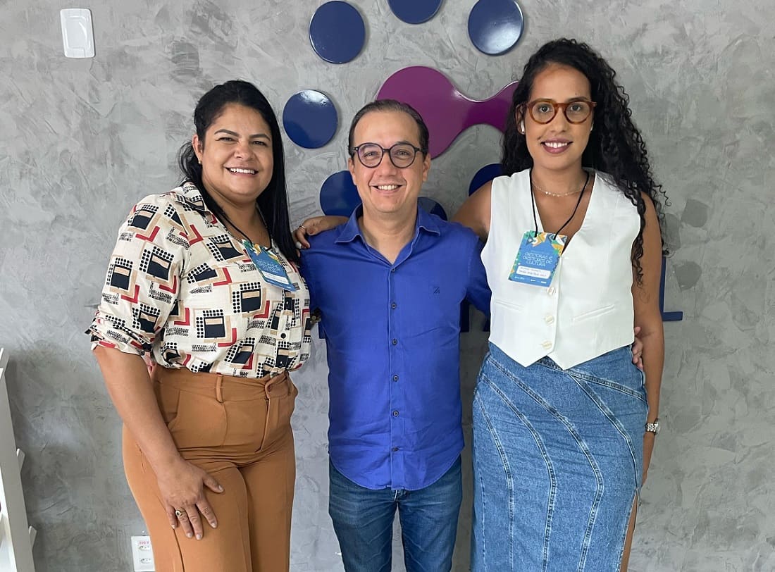 Secretaria de cultura e Turismo de Simão Dias e sua Diretora de Arte e Cultura, junto ao secretário especial Valadares Filho / Fotos: Ascom Secult