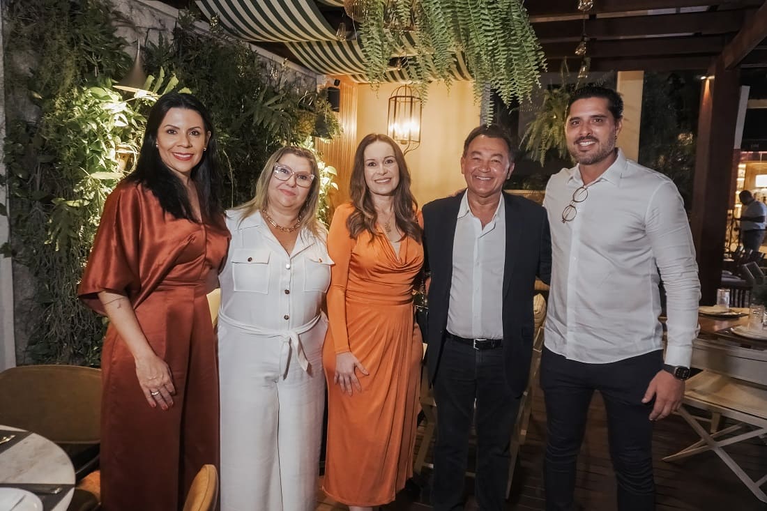 Tatiane Ferraz, Silmara Pasquarelli, Delane Franca, Aroldo Franca e Daniel Ractt 
