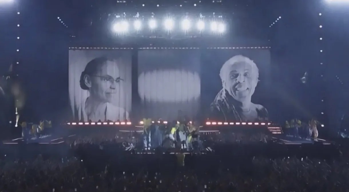 Marina Silva e Gilberto Gil no telão do show