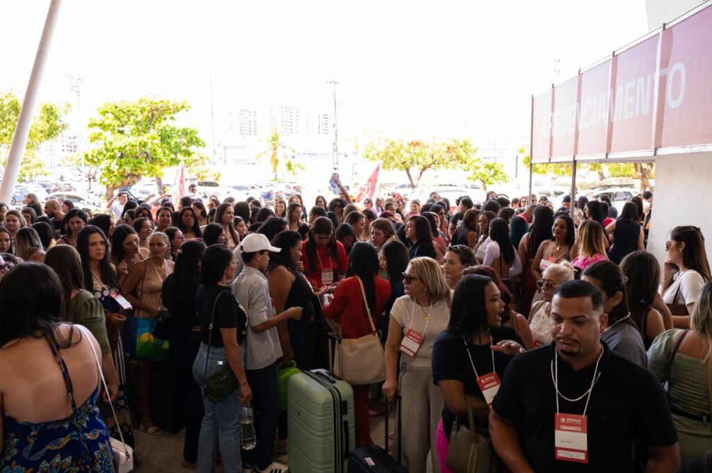 Público em frente ao credenciamento da Aracaju Beauty Hair