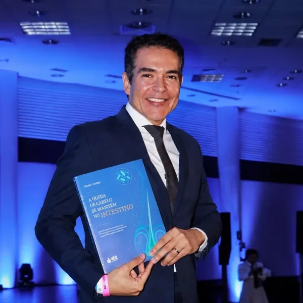 Médico sergipano Dr. Delmo Freire lança livro sobre saúde capilar em São Paulo  (3)