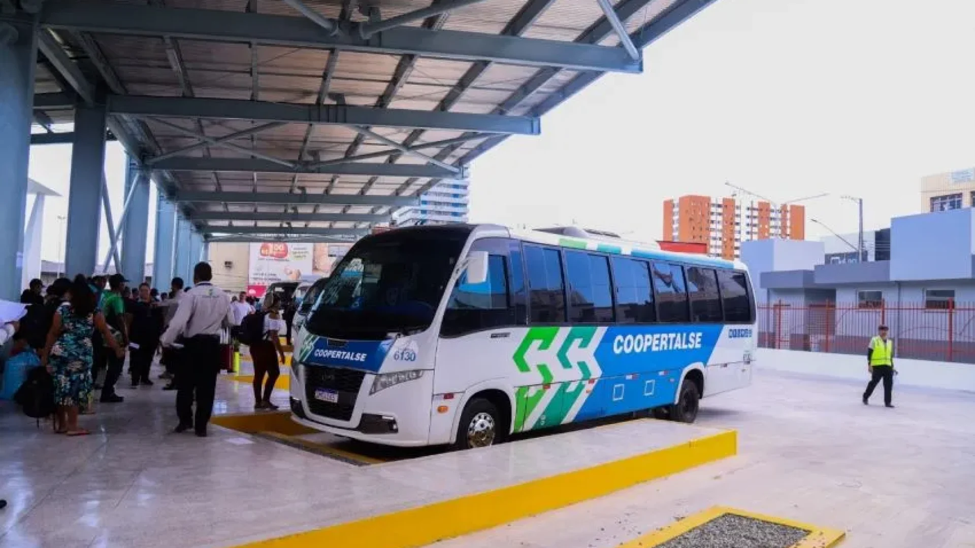 Onibus no Terminal Rodoviário-Aracajul-convertido-de-jpg