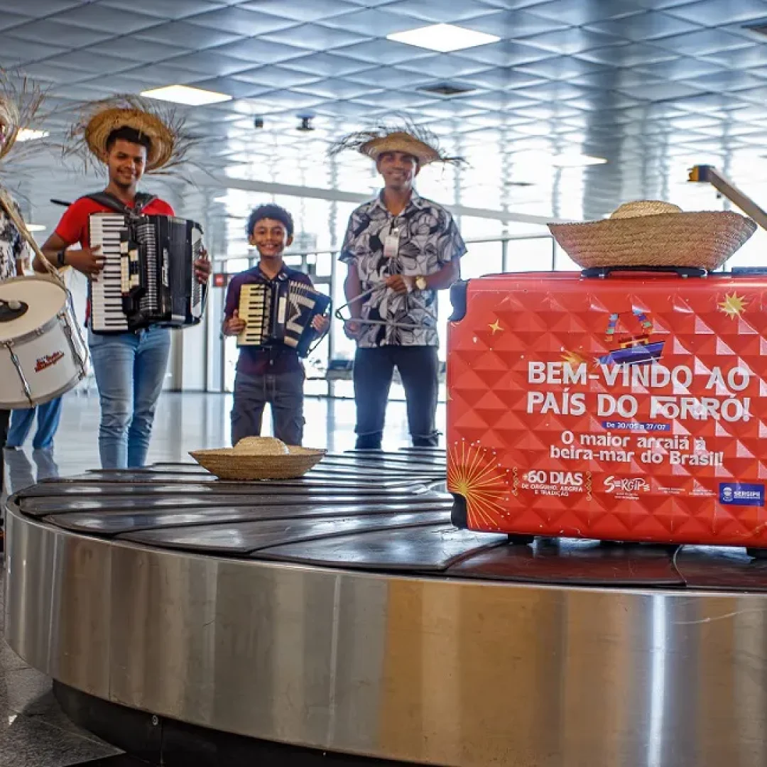 Recepção dos Turistas no Aeroporto - Igor Matias-3-convertido-de-jpg