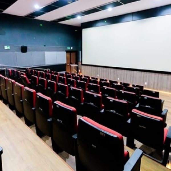 Documentário Naza e ficção científica Hope estreiam no Cinema Walmir Almeida em Aracaju